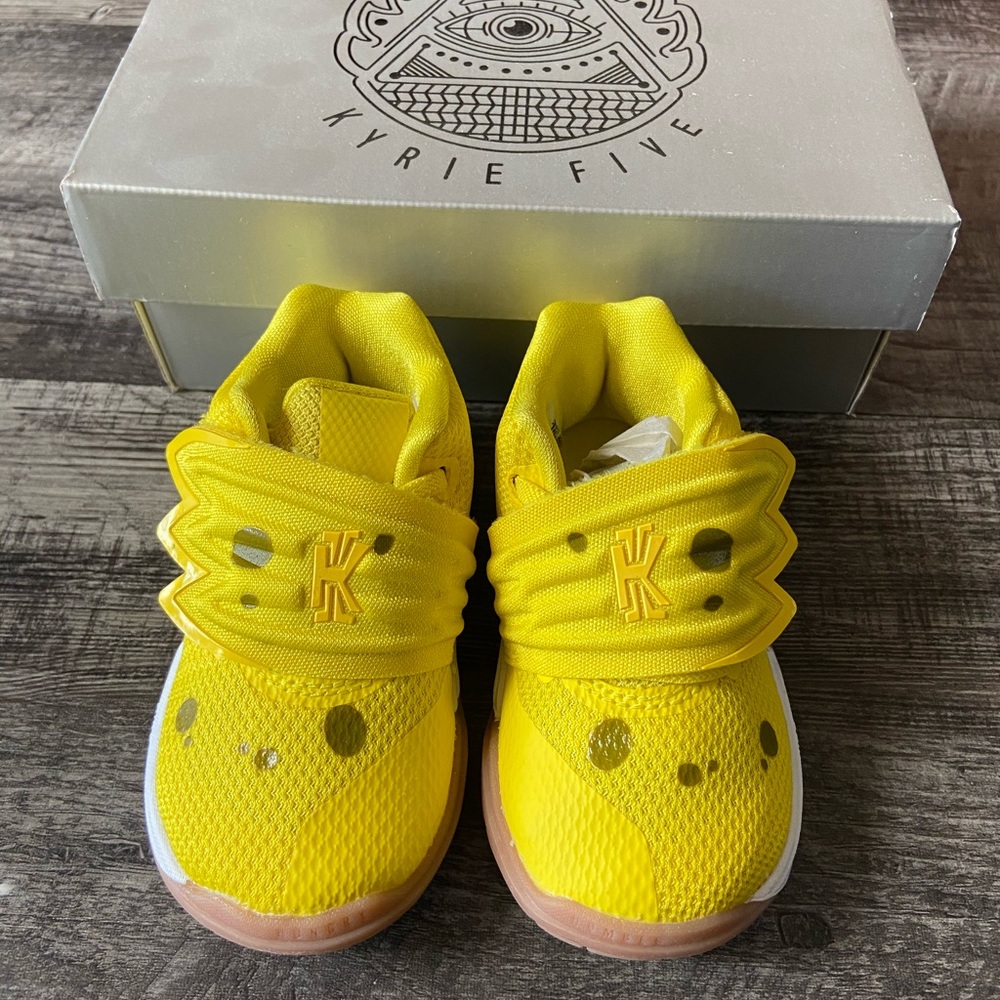 Nike Kids Kyrie 5 SpongeBob Sneakers